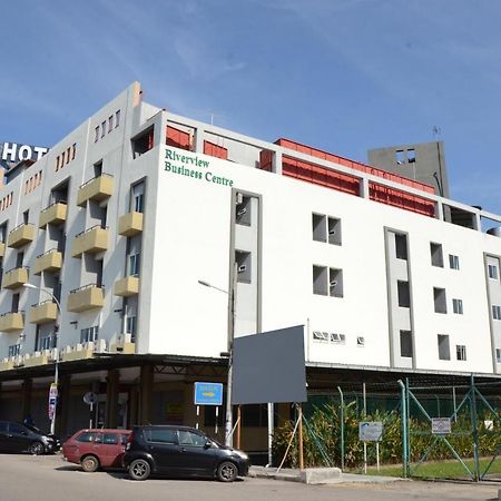Riverview Hotel Bahau Екстериор снимка